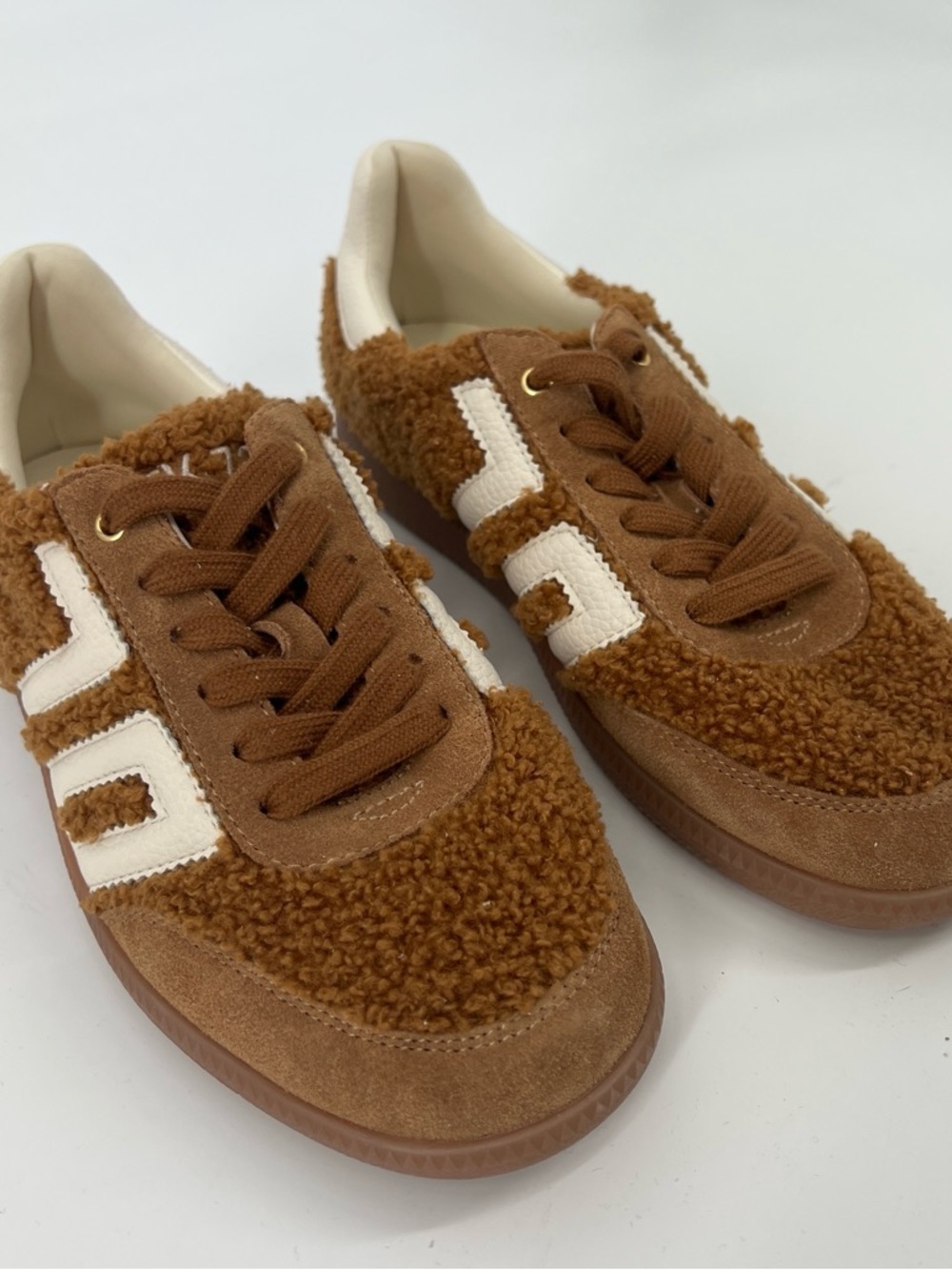 Back70 Faux Shearling Brown Cream Accent Athleisure Lace Up Women's Sneakers 38 - Picture 4 of 7